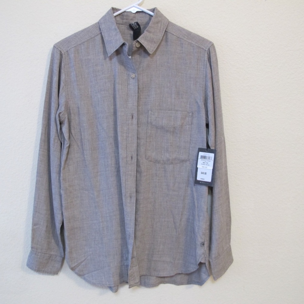 Mountain Hardware Gray Shirt
